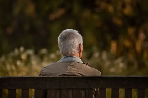 【悲劇】退職金と貯蓄2,800万円が5年で半減!? 70代男性が「元同期との飲み会」をきっかけに老後安泰の夢を失った理由