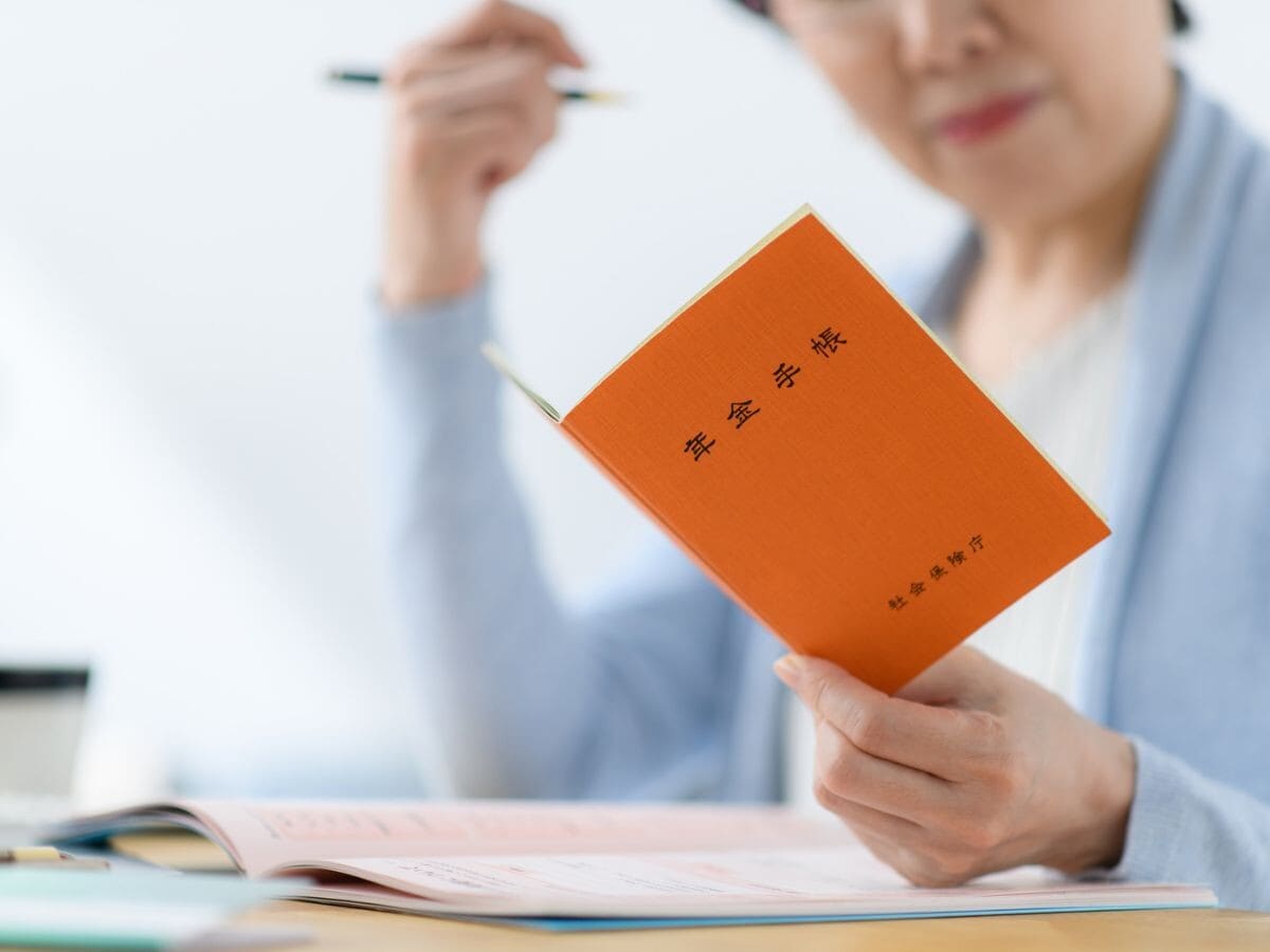 【話題沸騰】「早くもらうと損」は本当か!? 年金の繰上げ受給を8割以上の人があえて選ばない納得の理由